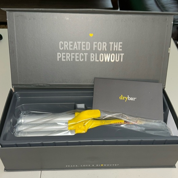 NWT DRYBAR ~ The Beach Bender Triple Barrel Waver - Picture 2 of 4
